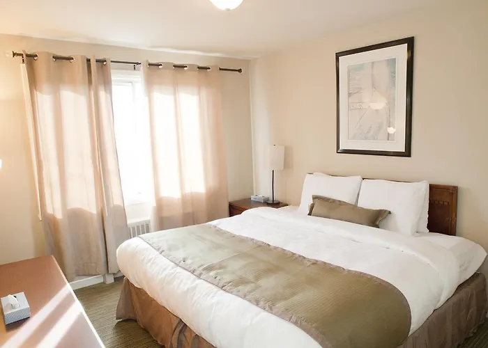 Beausejour Hotel Apartments/Hotel Dorval